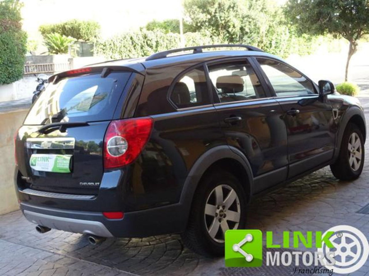 Chevrolet Captiva 2.0 VCDi LT (4)