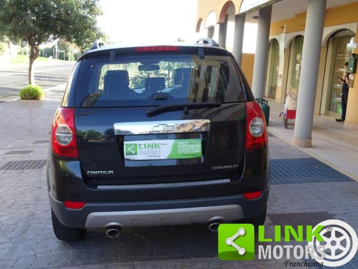 Chevrolet Captiva 2.0 VCDi LT (5)