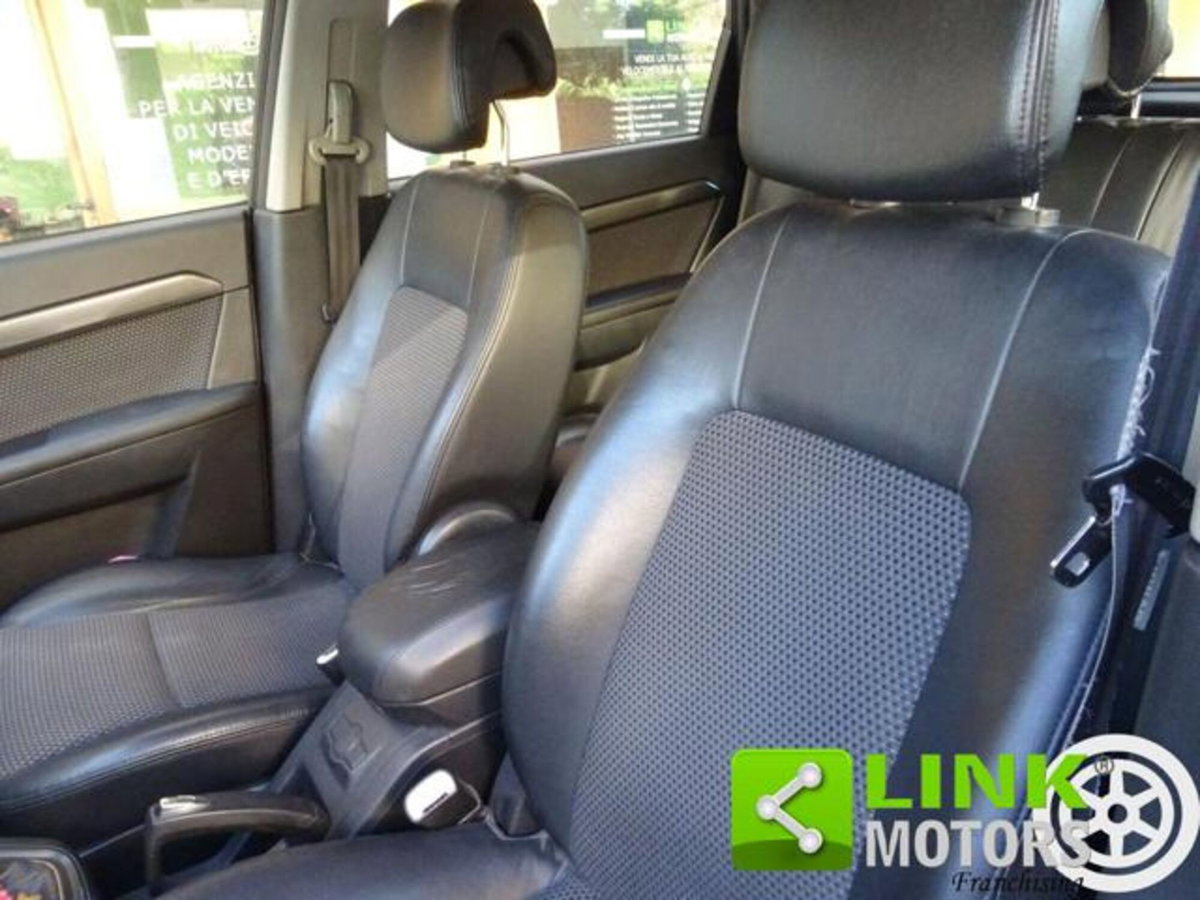 Chevrolet Captiva 2.0 VCDi LT (8)