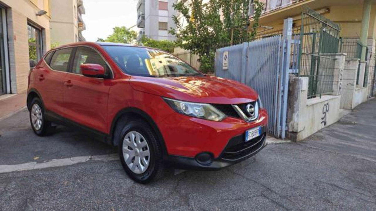 Nissan Qashqai 1.2 DIG-T Business (2)