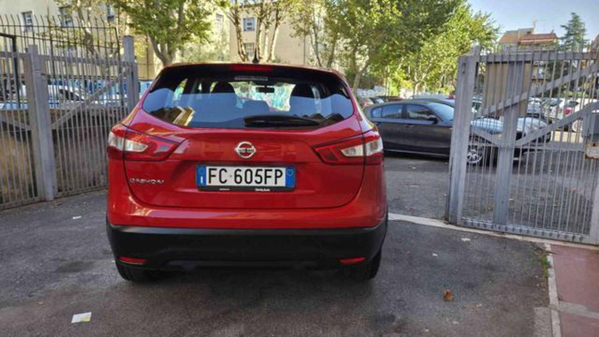 Nissan Qashqai 1.2 DIG-T Business (4)