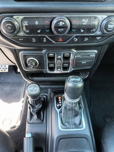 Jeep Wrangler Unlimited 2.2 Mjt II Sahara (12)