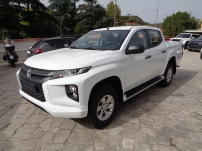 Mitsubishi L200 2.3 D Double Cab 4x4 Hurricane (2)