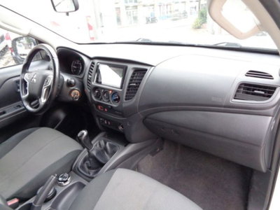 Mitsubishi L200 2.3 D Double Cab 4x4 Hurricane (7)