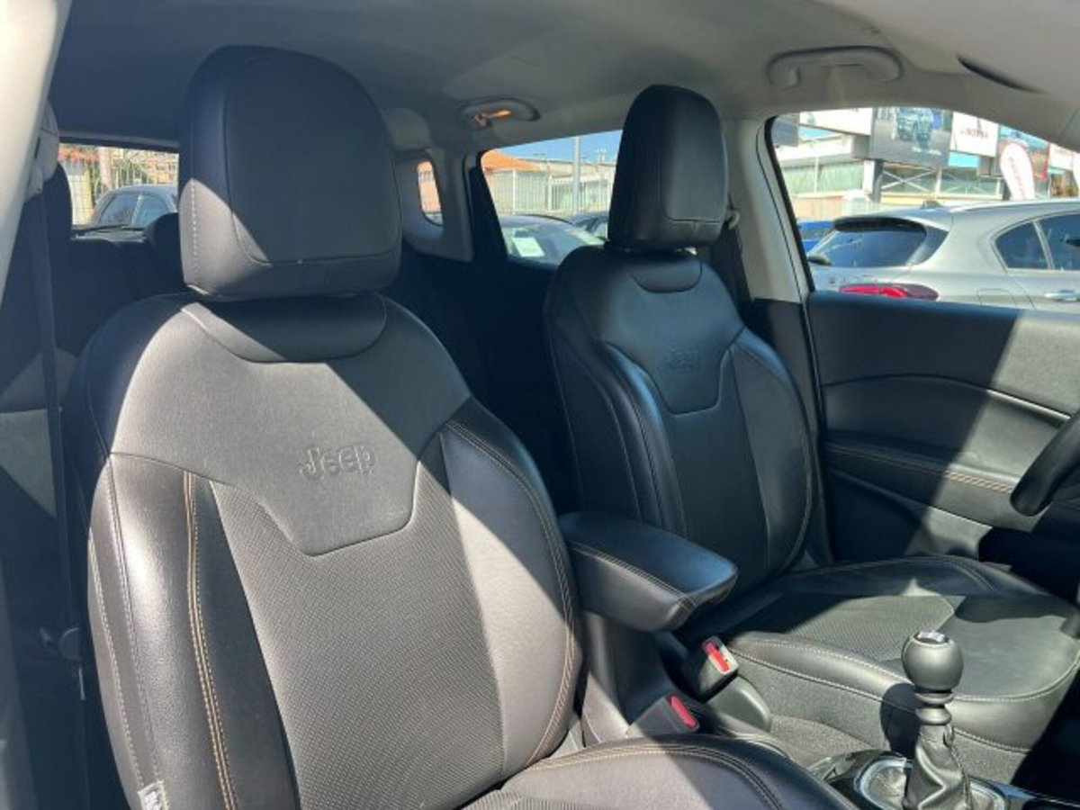 Jeep Compass 1.6 Multijet II 2WD Limited (10)