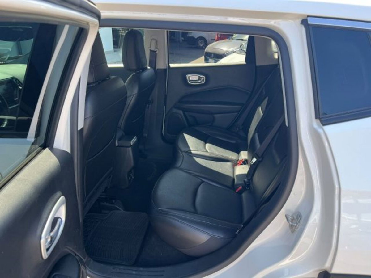 Jeep Compass 1.6 Multijet II 2WD Limited (19)