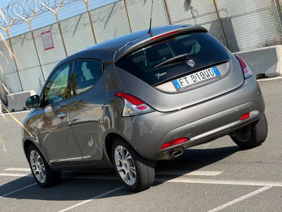 Lancia Ypsilon 1.2 69 CV 5 porte GPL Ecochic Platinum (4)