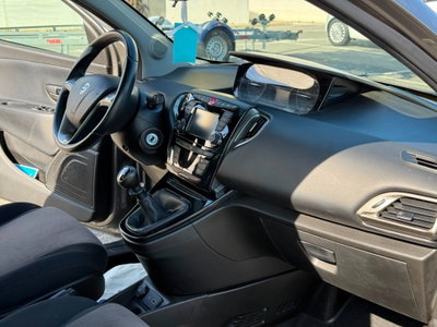 Lancia Ypsilon 1.2 69 CV 5 porte GPL Ecochic Platinum (9)