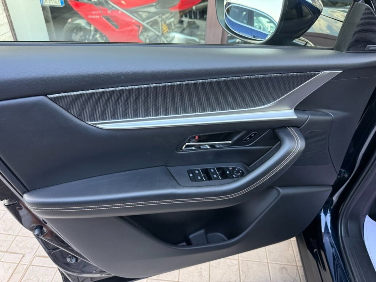 Mazda CX-60 3.3L e-Skyactiv D 200 CV M Hybrid 2WD Takumi (16)
