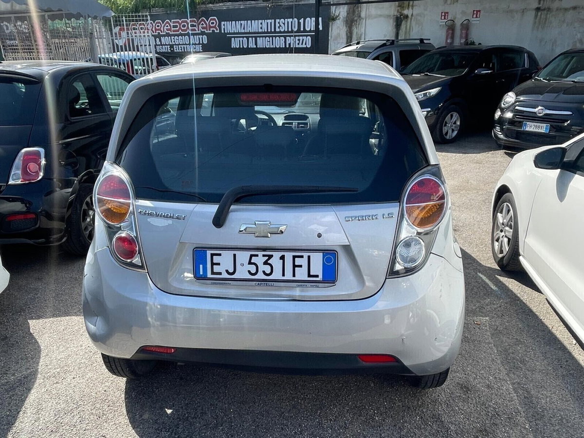 Chevrolet Spark 1.0 LT (4)