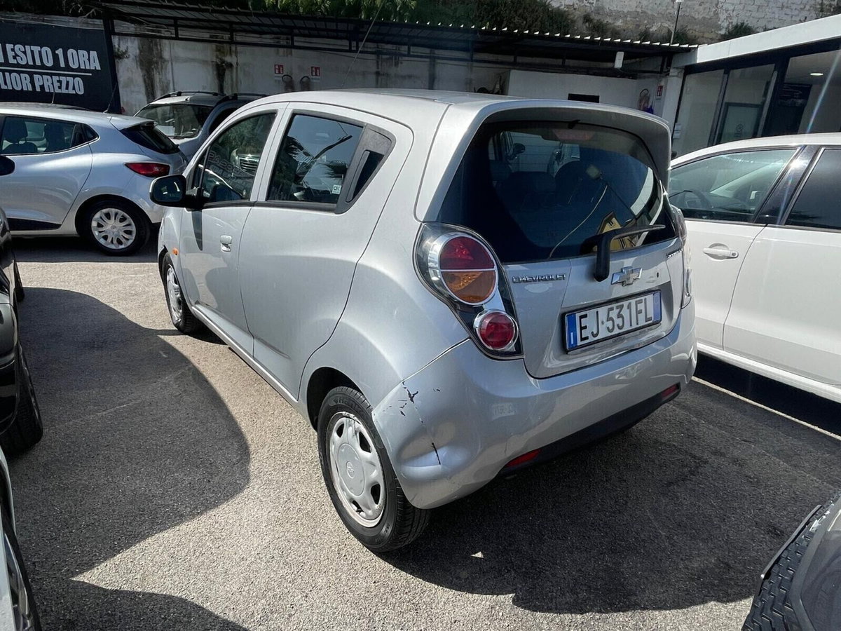 Chevrolet Spark 1.0 LT (6)