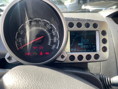 Chevrolet Spark 1.0 LT (7)