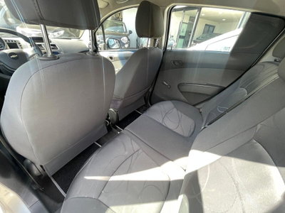 Chevrolet Spark 1.0 LT (9)