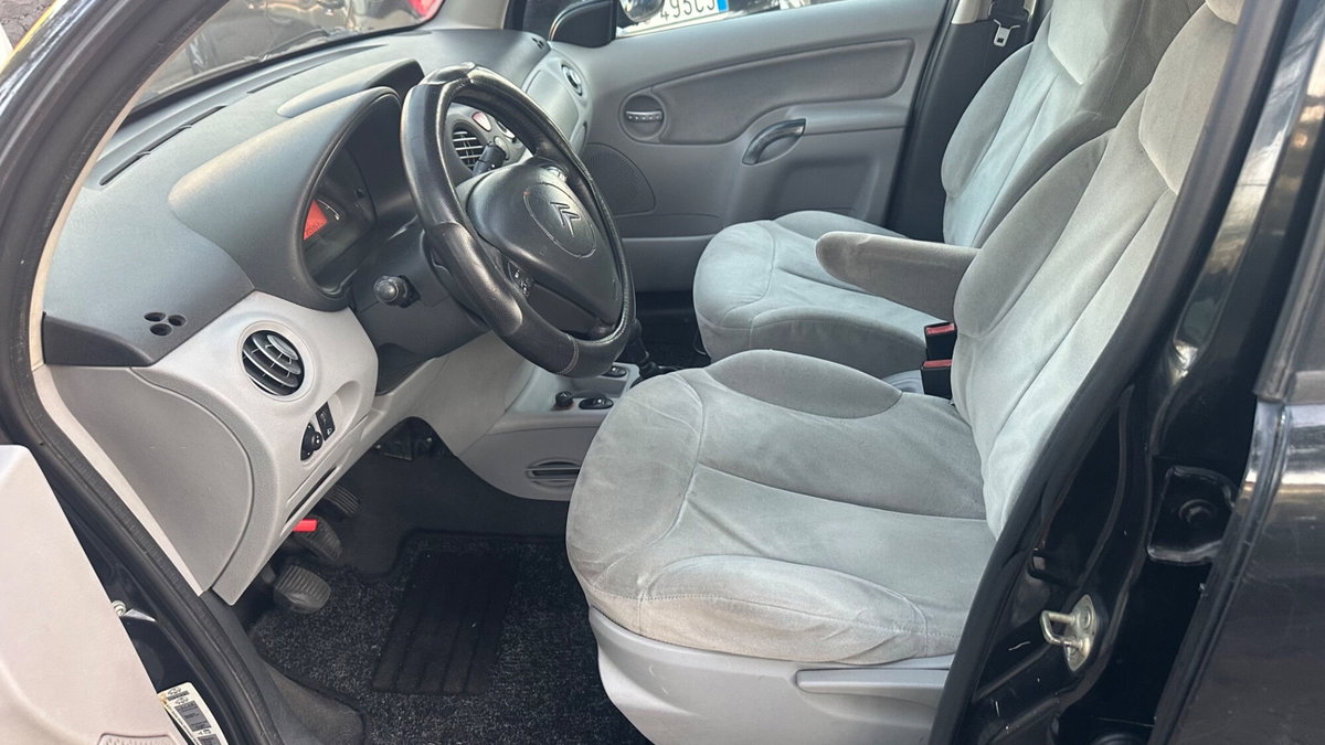 Citroen C3 1.6 HDi 90CV Exclusive (6)