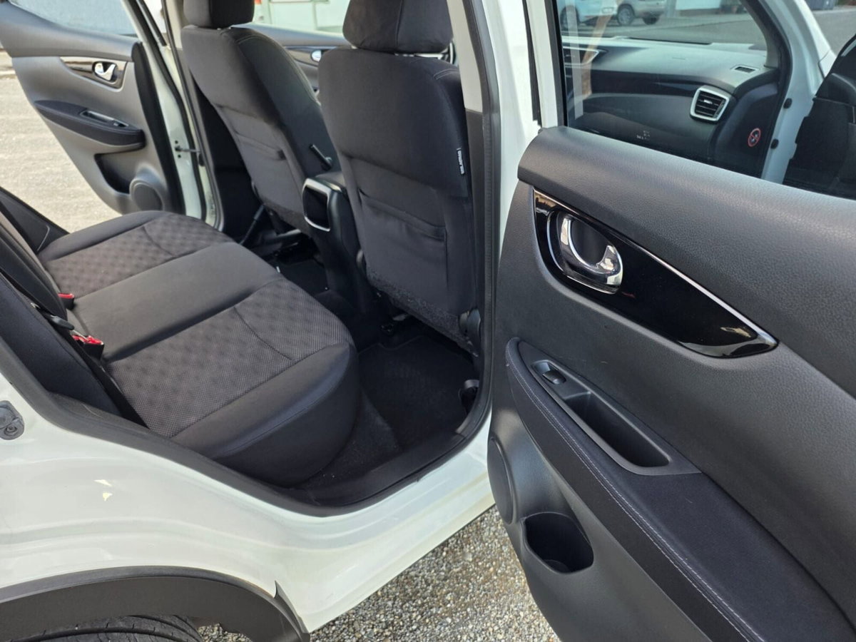 Nissan Qashqai 1.5 dCi DPF Tekna (10)