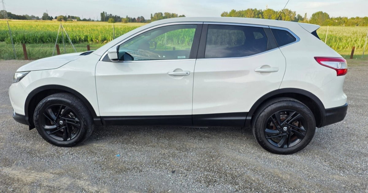 Nissan Qashqai 1.5 dCi DPF Tekna (7)