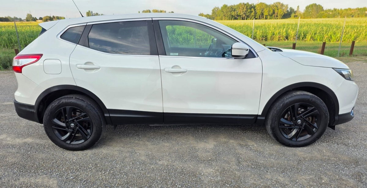 Nissan Qashqai 1.5 dCi DPF Tekna (8)