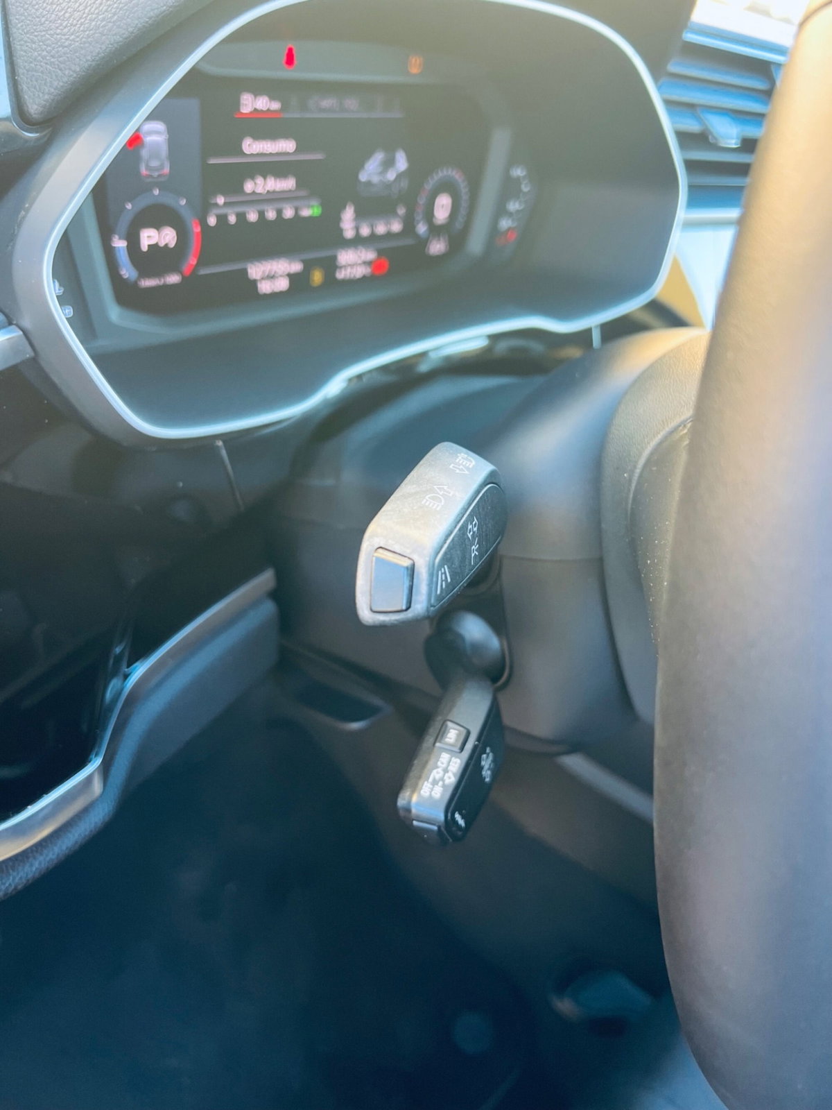 Audi Q3 2.0 TDI 150 CV Business (14)