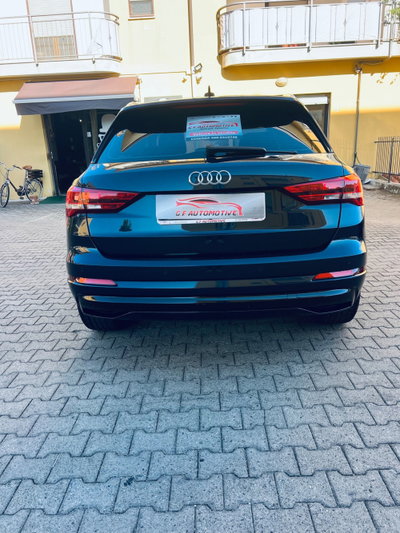 Audi Q3 2.0 TDI 150 CV Business (2)