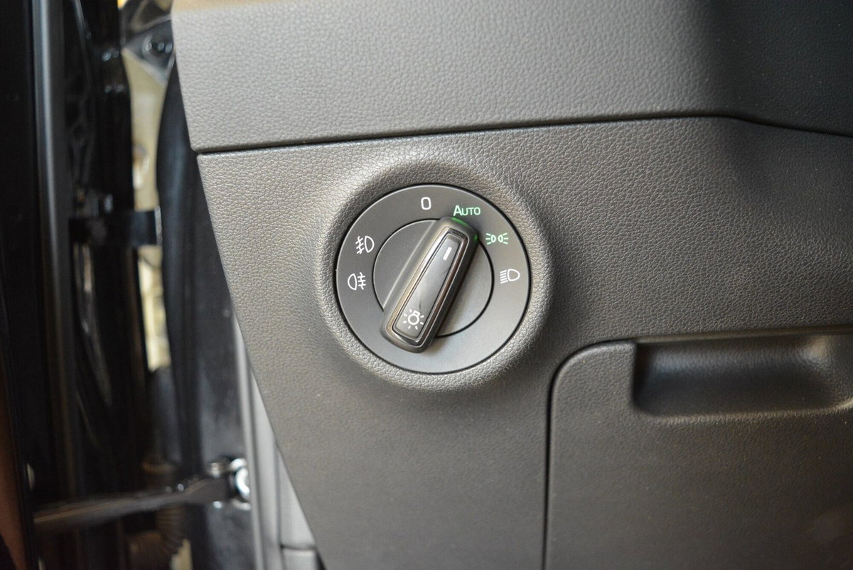 Skoda Karoq 1.0 TSI 110 CV Executive (19)