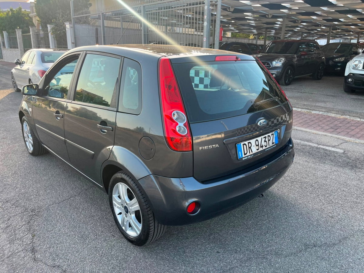 Ford Fiesta 1.4 TDCi 5p. Titanium (7)