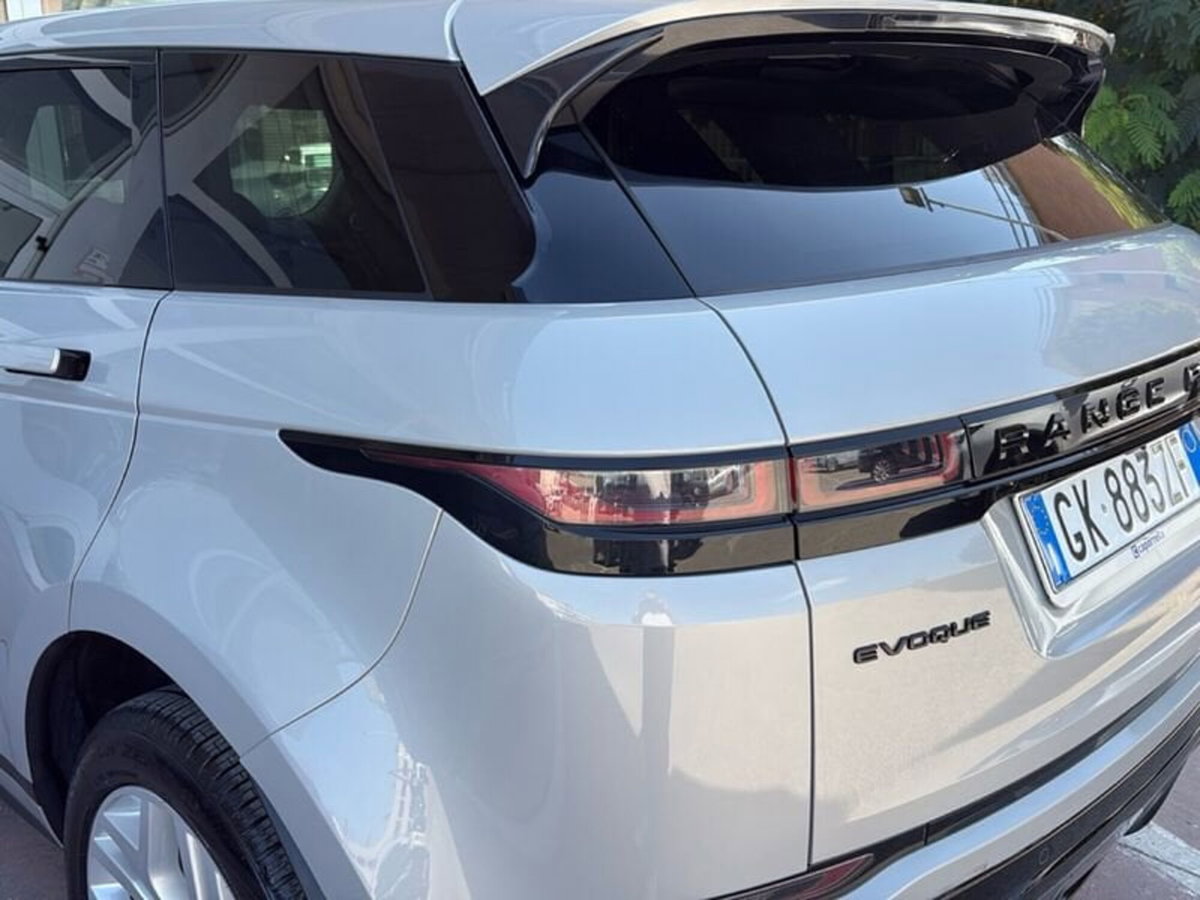 Land Rover Range Rover Evoque 2.0D I4 163CV AWD Auto R-Dynamic SE (11)