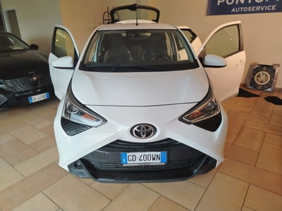 Toyota Aygo Connect 1.0 VVT-i 72 CV 5 porte x-cool (11)