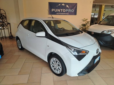 Toyota Aygo Connect 1.0 VVT-i 72 CV 5 porte x-cool (3)