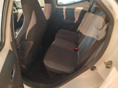 Toyota Aygo Connect 1.0 VVT-i 72 CV 5 porte x-cool (4)