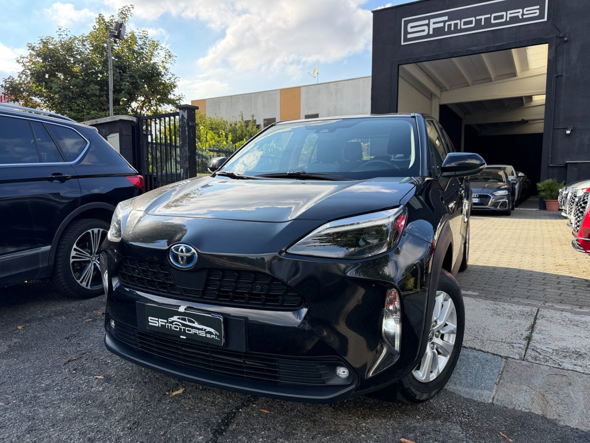 Toyota Yaris Cross 1.5h GR Sport Black Sky fwd 116cv e-cvt (2)