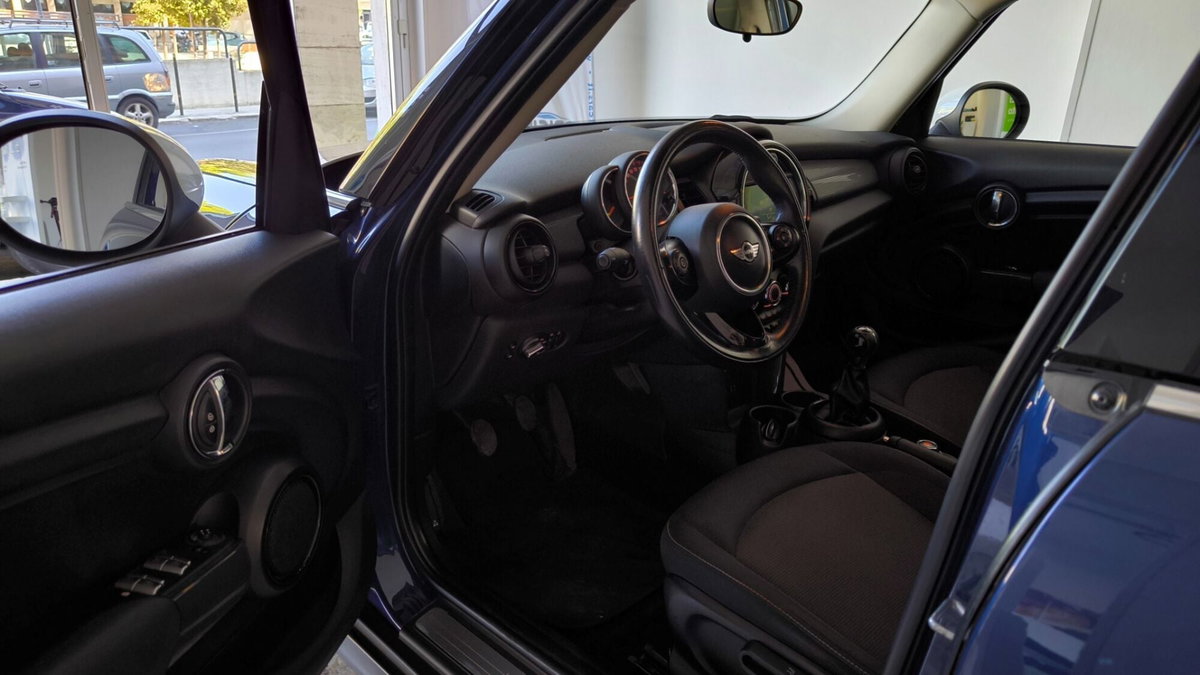 MINI Mini 1.5 Cooper D Business 5 porte (13)