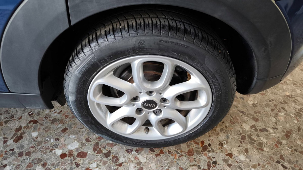 MINI Mini 1.5 Cooper D Business 5 porte (16)