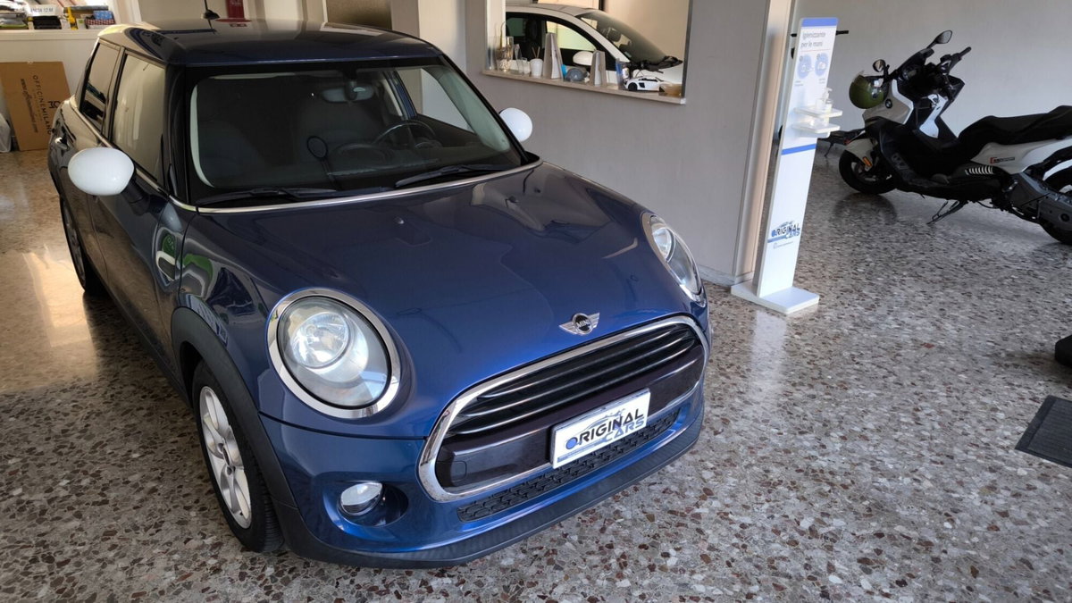 MINI Mini 1.5 Cooper D Business 5 porte (6)