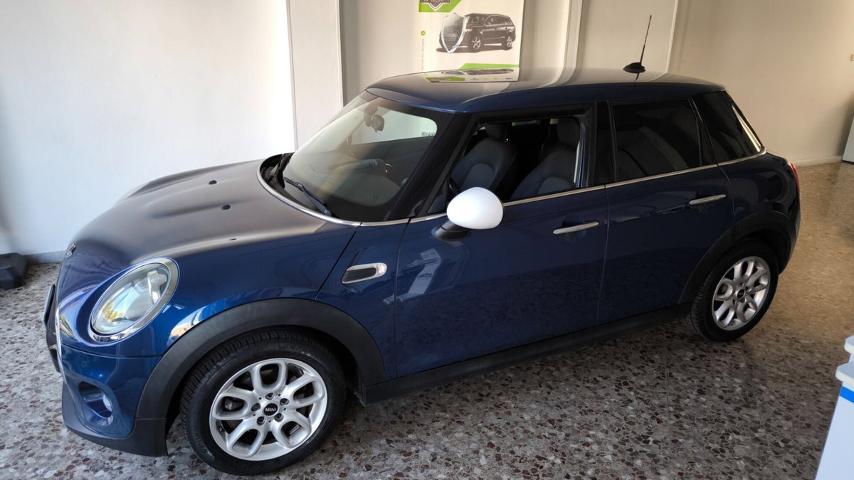 MINI Mini 1.5 Cooper D Business 5 porte (8)