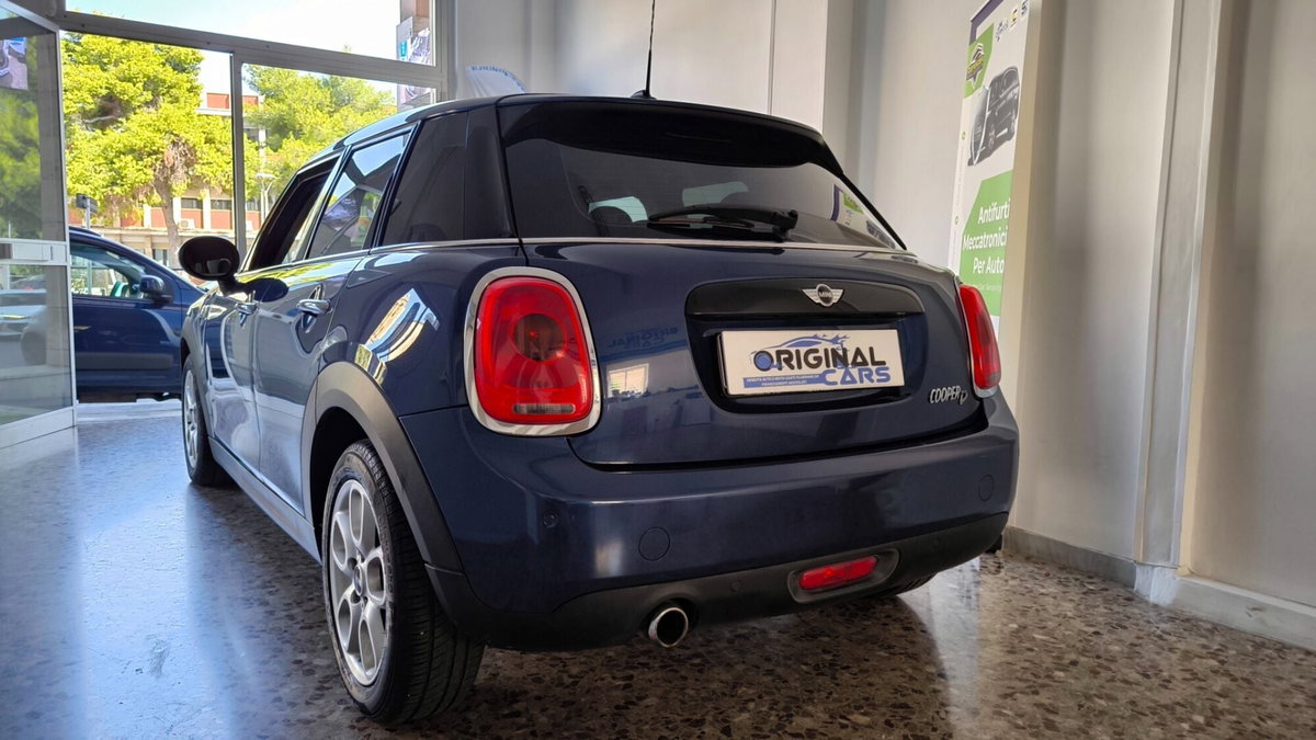 MINI Mini 1.5 Cooper D Business 5 porte (9)
