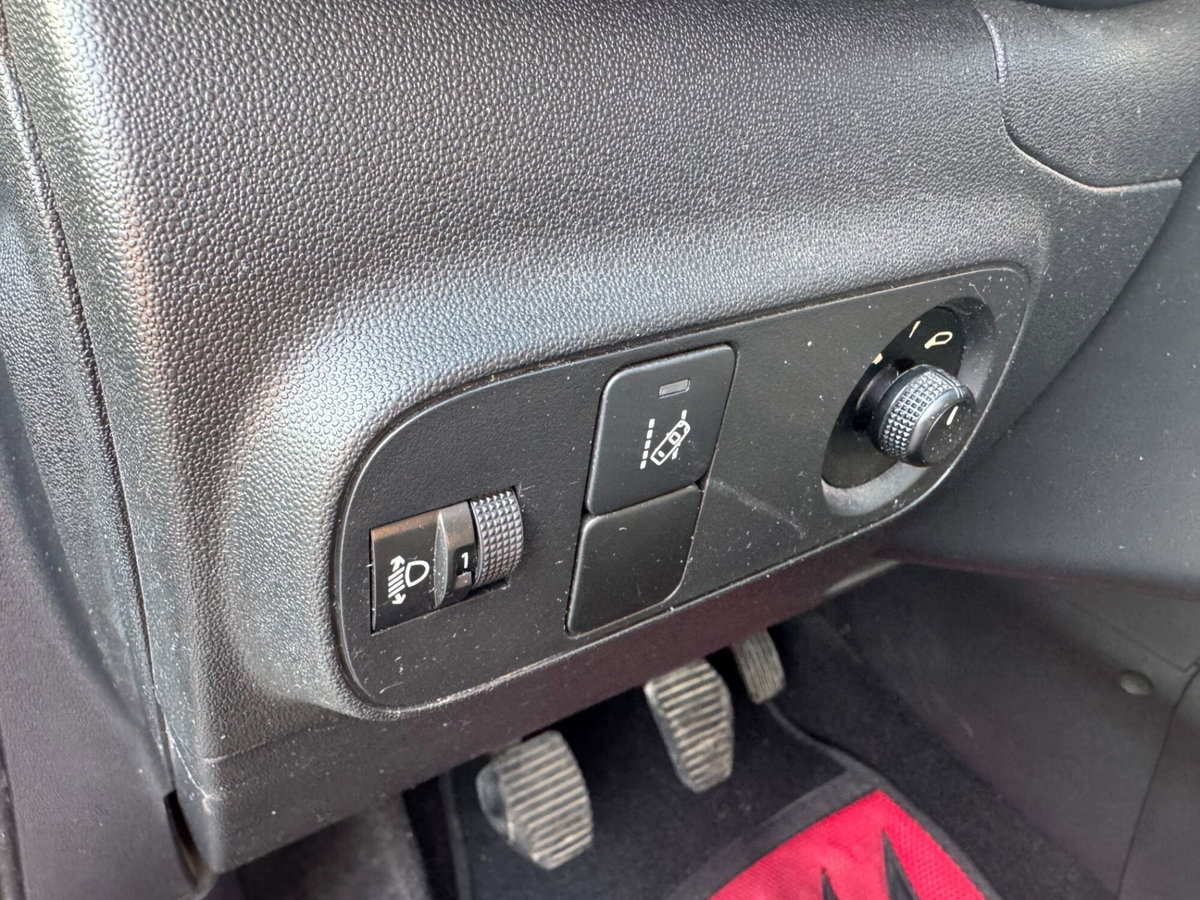 Citroen C3 PureTech 82 Shine (11)