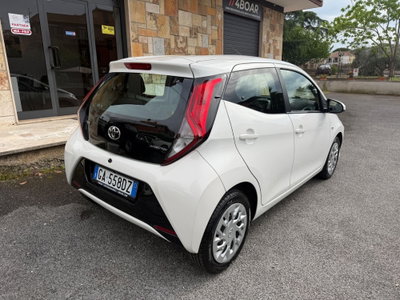 Toyota Aygo Connect 1.0 VVT-i 72 CV 5 porte x-cool (4)