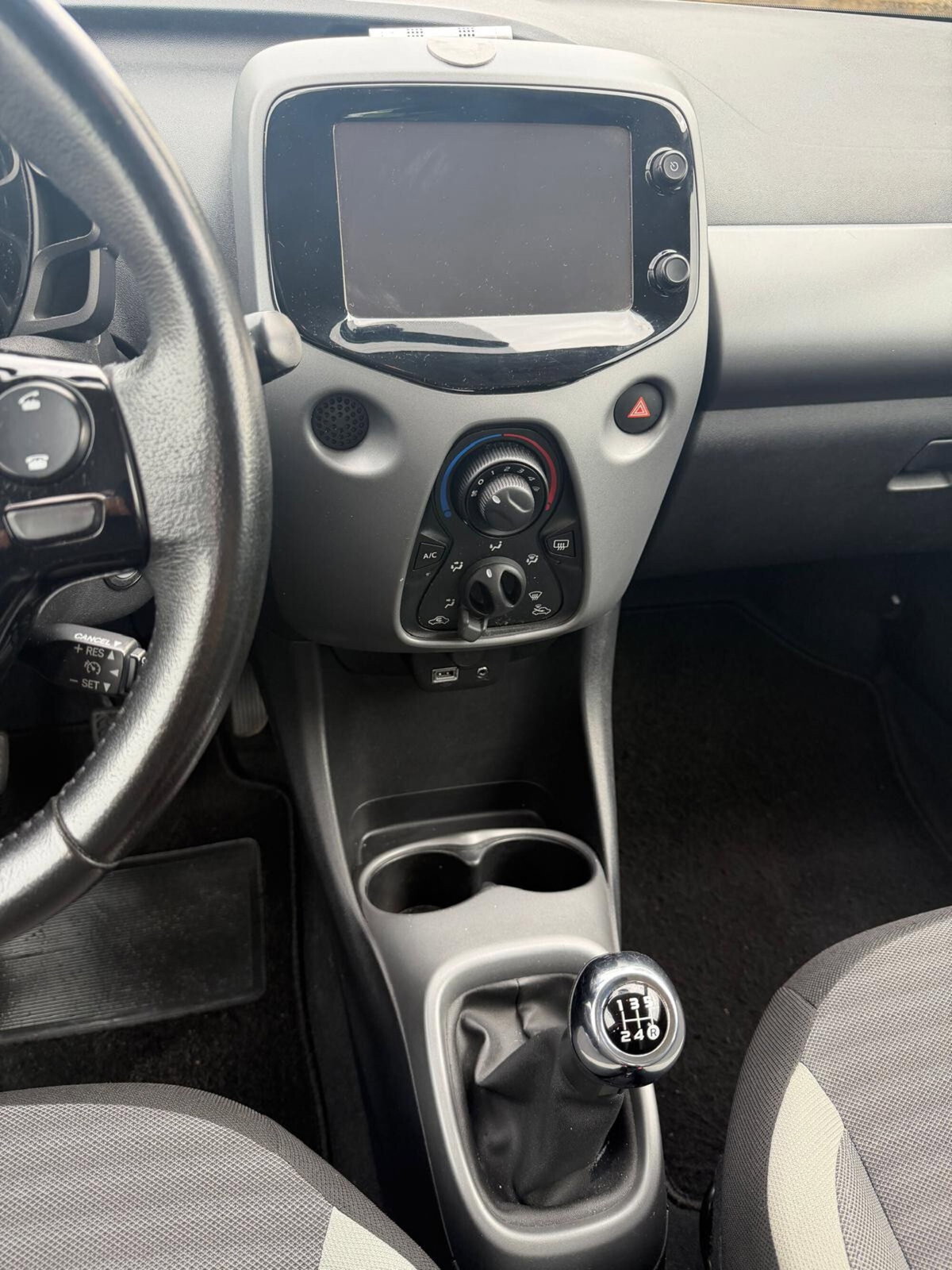 Toyota Aygo Connect 1.0 VVT-i 72 CV 5 porte x-cool (9)