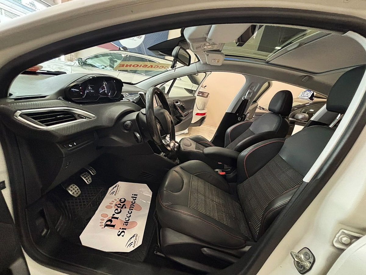 Peugeot 208 100 5 porte GT Line (7)