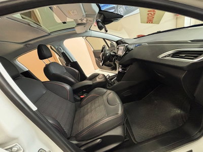 Peugeot 208 100 5 porte GT Line (8)
