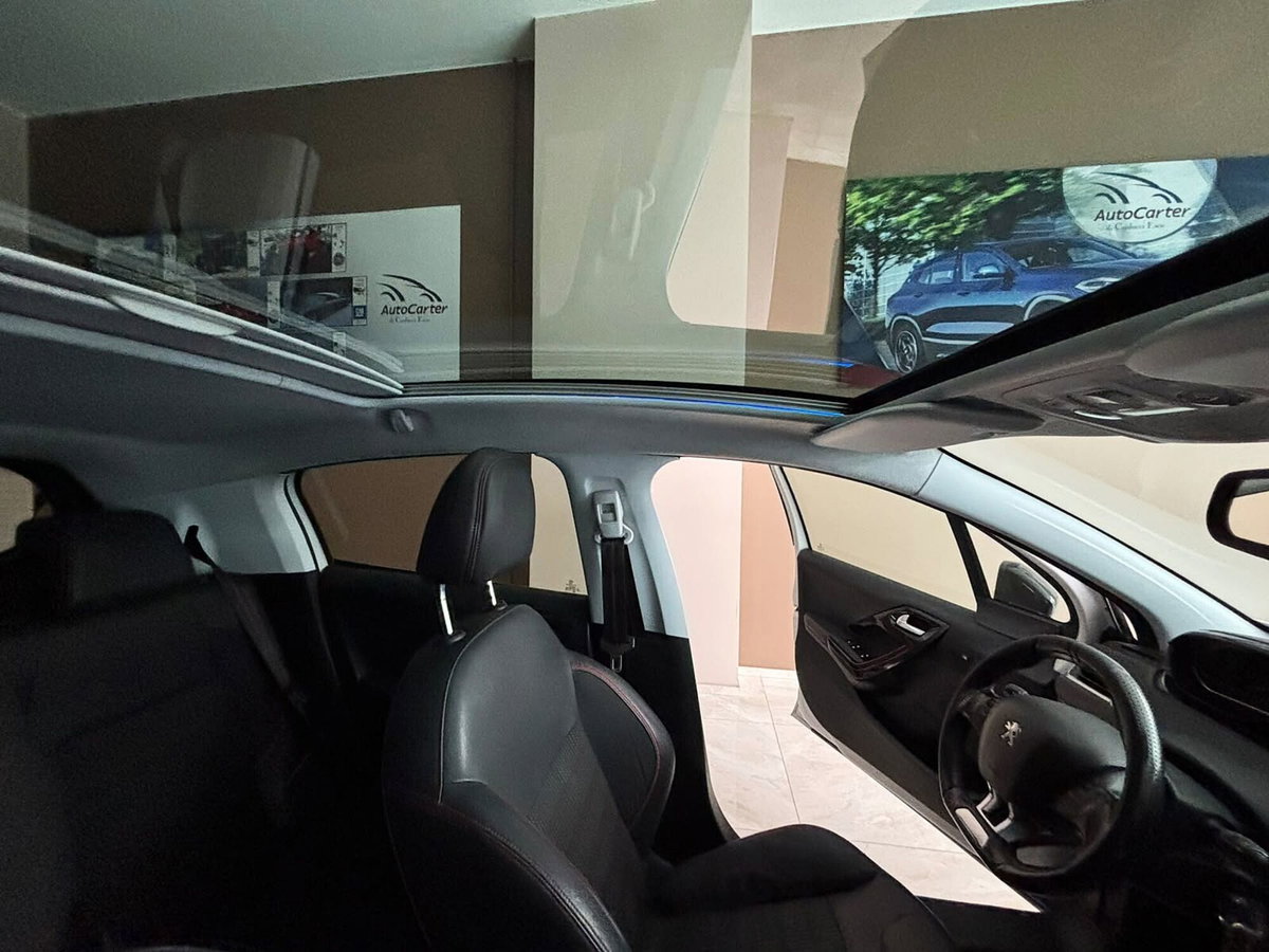 Peugeot 208 100 5 porte GT Line (9)