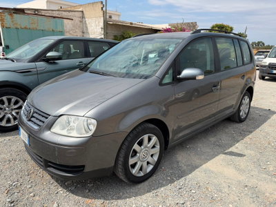 Volkswagen Touran TDI 105CV Highline usata