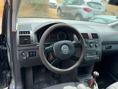 Volkswagen Touran TDI 105CV Highline (10)