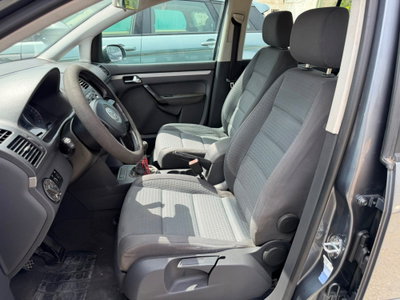 Volkswagen Touran TDI 105CV Highline (11)