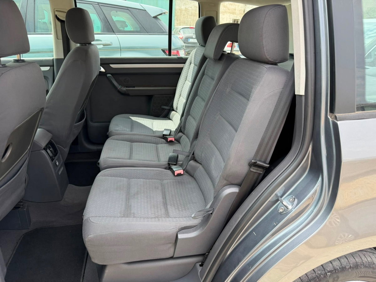 Volkswagen Touran TDI 105CV Highline (12)