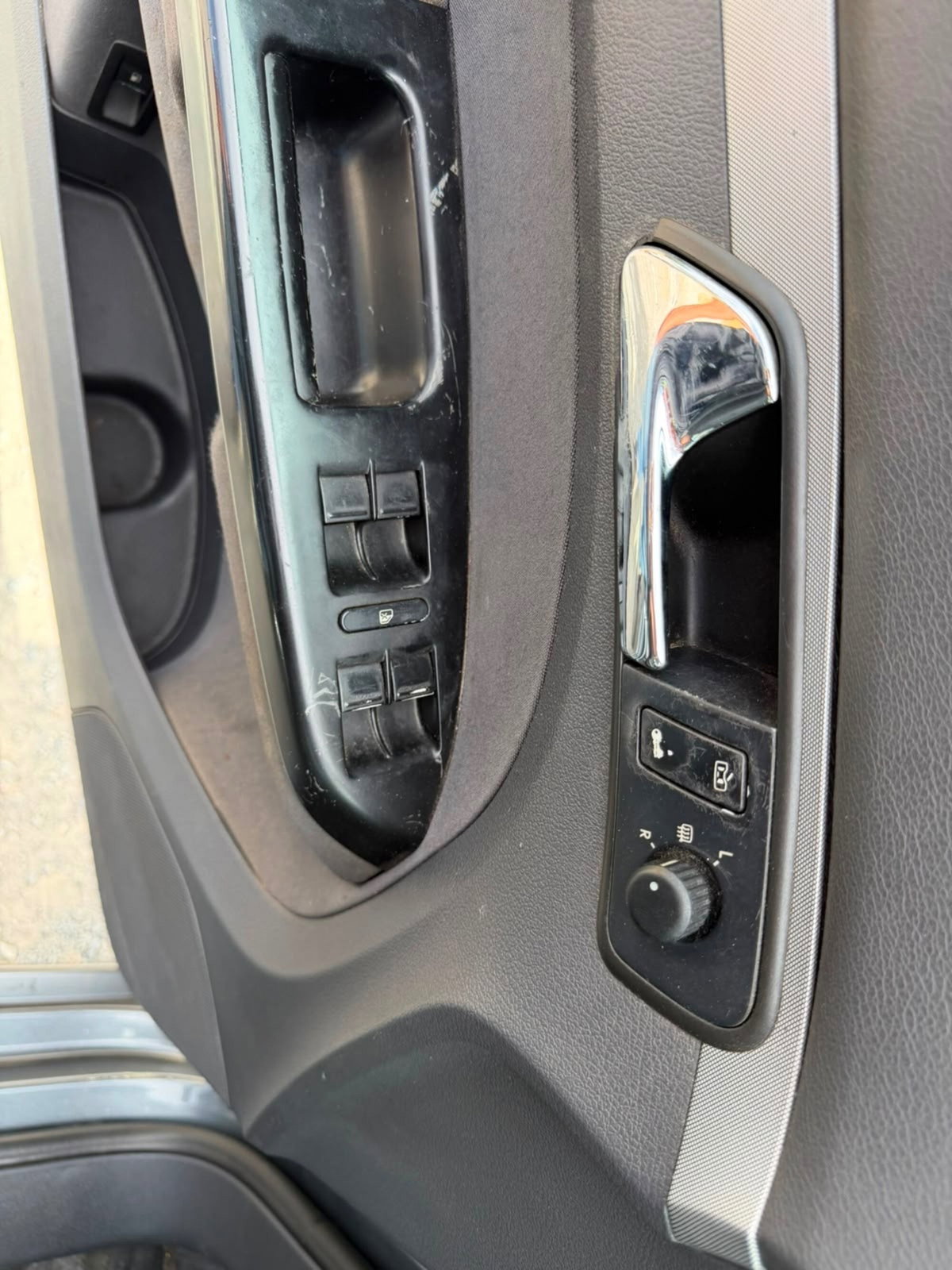 Volkswagen Touran TDI 105CV Highline (14)