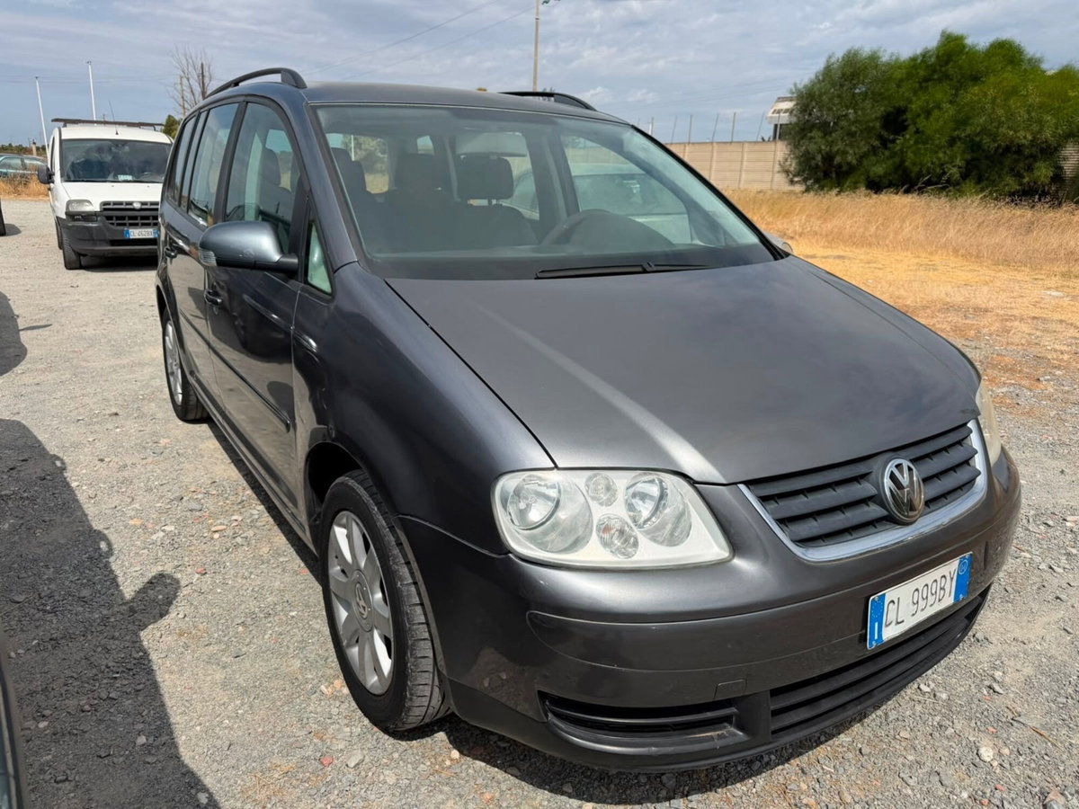 Volkswagen Touran TDI 105CV Highline (3)