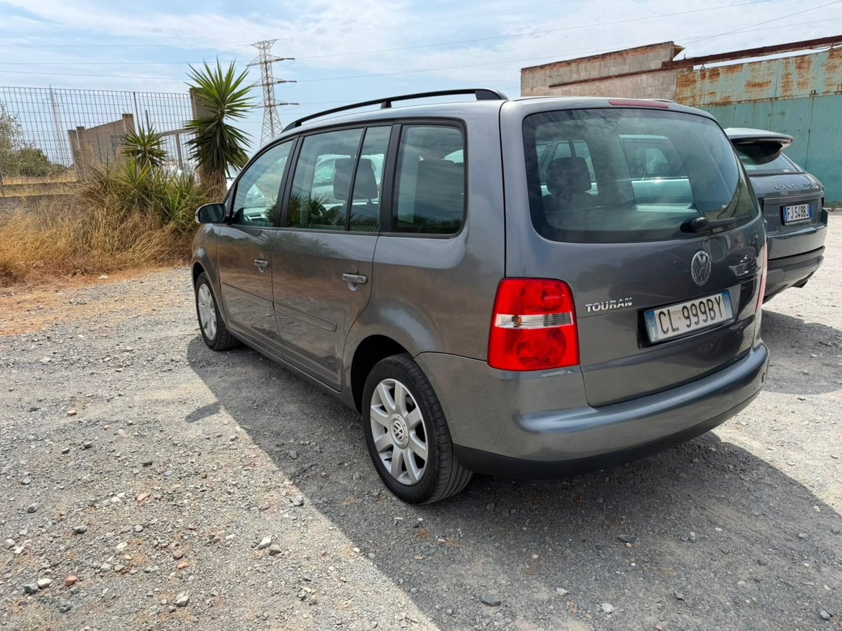 Volkswagen Touran TDI 105CV Highline (4)