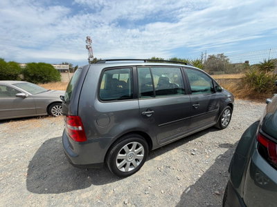 Volkswagen Touran TDI 105CV Highline (5)