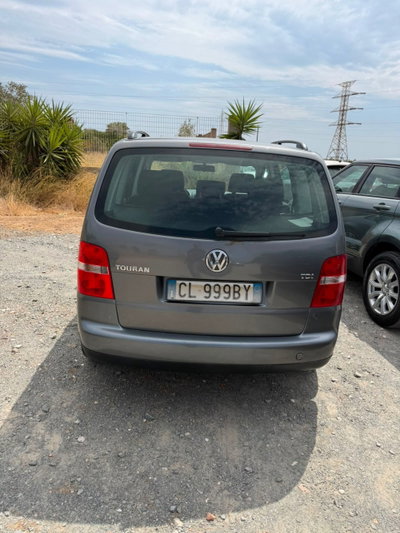 Volkswagen Touran TDI 105CV Highline (6)